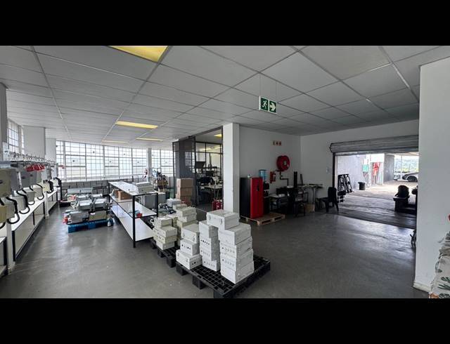 313M² WAREHOUSE TO LET IN WYNBERG
